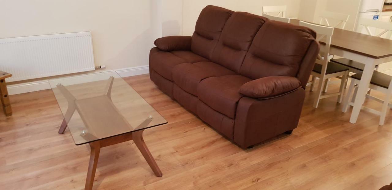 3 Bedroom Newly Furnished Cork City 외부 사진